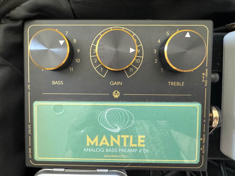 Walrus Audio Mantle Analog Bass Preamp / DI,  Black & Green image 1
