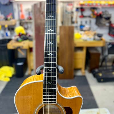 Taylor 614ce with Fishman Electronics 1998 - 2002 - Natural image 4