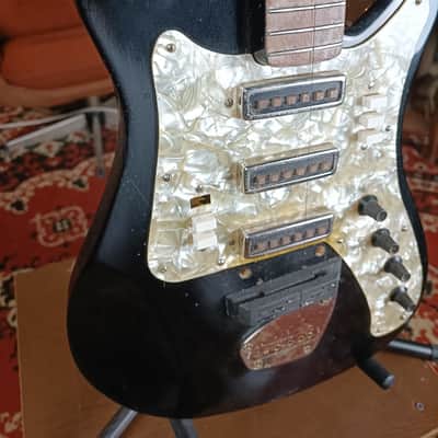 Aelita USSR Vintage Soviet Electric Guitar 335 Jaguar Strat Jazz image 5