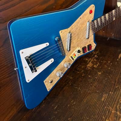 DiPinto Quark 6 Echo Killer 2026 - Metallic blue grain image 1