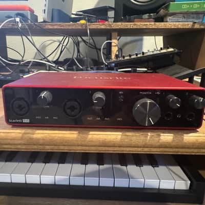 Focusrite Scarlett 8i6 3rd Gen USB Audio Interface 2019 - Present - Red / Black image 2