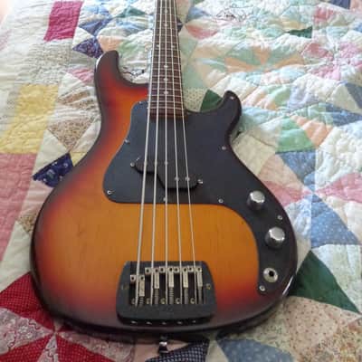 G&L L5000 1980s 3 tone Sunburst image 2