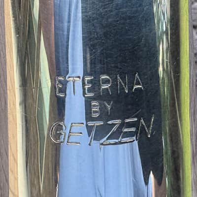 Gently Used Getzen Eterna Flugelhorn and Trumpet Combo with mouthpieces and case image 9