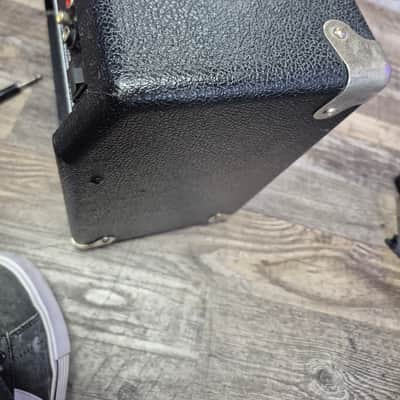 Fender Frontman 15G Series II 2-Channel 15-Watt 1x8" Guitar Practice Amp 2002 - 2010 - Black image 3