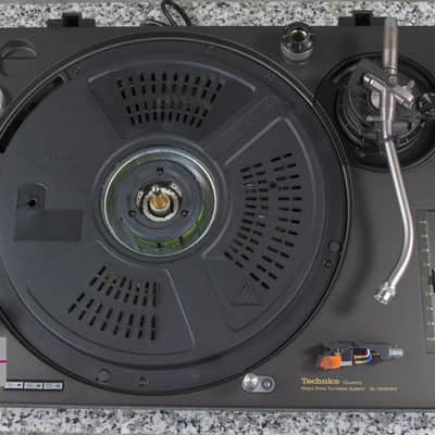 Technics SL-1200MK4 Black direct drive turntable in Very Good Condition image 8