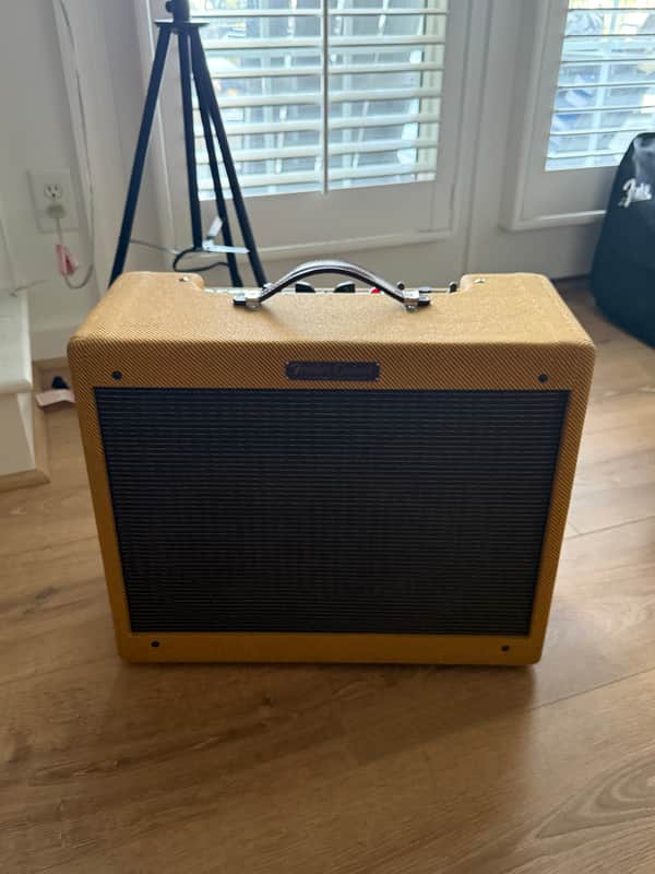 Fender '57 Custom Deluxe 2-Channel 12-Watt 1x12" Guitar Combo