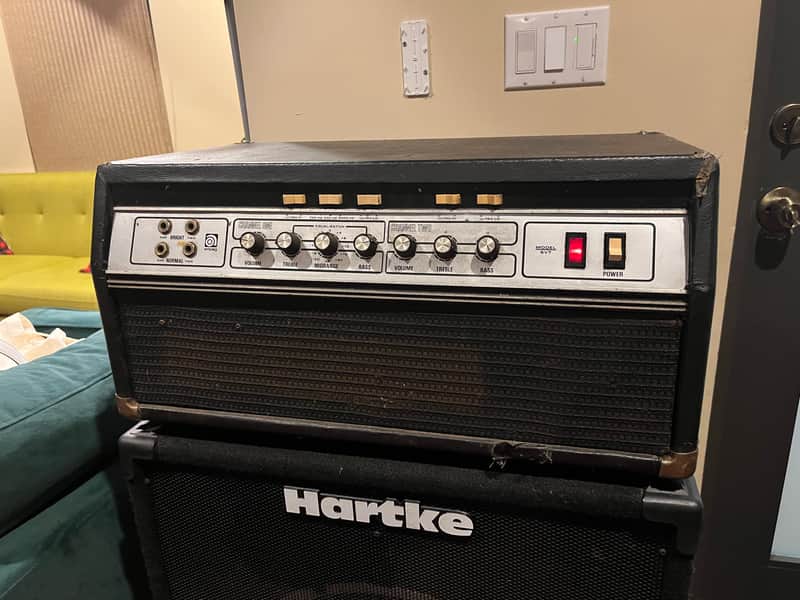 Ampeg SVT "Curved Line" 300-Watt Bass Amp Head 1975 - 1979 - Black image 1