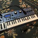 Novation MiniNova 37-Key 18-Voice Synthesizer 2012 - Present - Blue