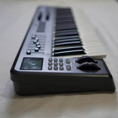 Alesis QX49 USB MIDI Keyboard Controller – 49 Keys image 5