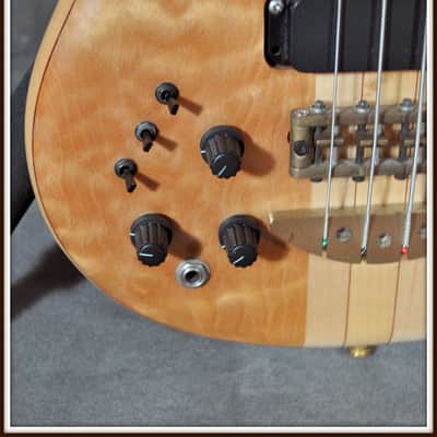 Alembic Custom left handed 4-string bass 1993 Natural Quilted Maple, mint condition image 3
