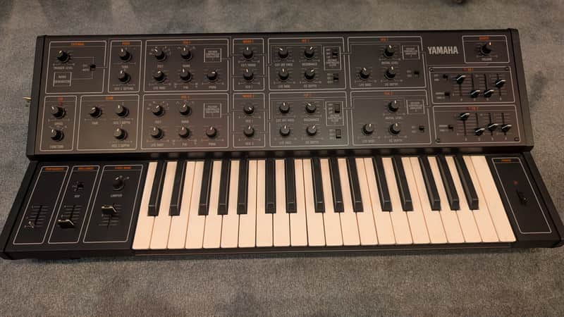Yamaha CS-15 Duophonic Synthesizer