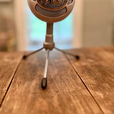 Blue Snowball Multi-Pattern USB Condenser Mic 2010s - Textured White image 2
