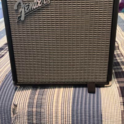 Fender Rumble 15 V3 15-Watt 1x8" Bass Combo 2015 - Present - Black image 1