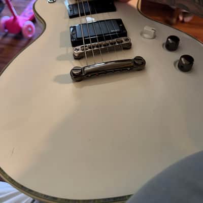 ESP LTD EC-1000 Snow White image 4