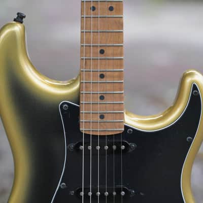 Fender Limited Edition American Professional II Stratocaster HSS - Gold Night image 5