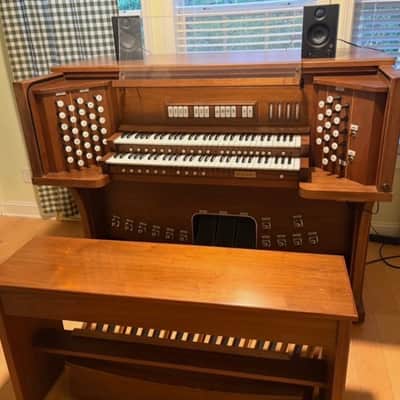 Rodgers Organ w/ 32 Note Pedalboard, External Speakers, & Bench! image 6
