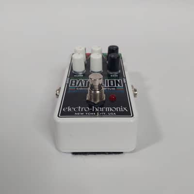 Electro-Harmonix Nano Battalion Bass Preamp and Overdrive image 3