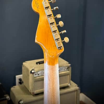 Fender Custom Shop 1963 Stratocaster -  Super Faded Aged 3-Color Sunburst Sparkle image 8