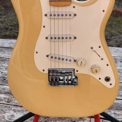 Fender Dan Smith Stratocaster TV Yellow 1983 USA