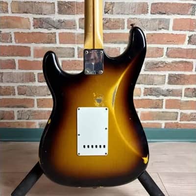 FENDER - CUSTOM SHOP STRATOCASTER 56 RELIC MN 2TS + CASE ET ACCESSOIRES image 7