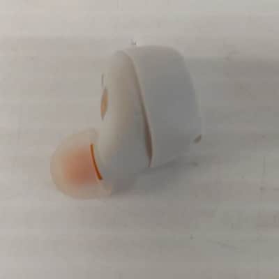 B & O E8 Motion Earbuds image 12