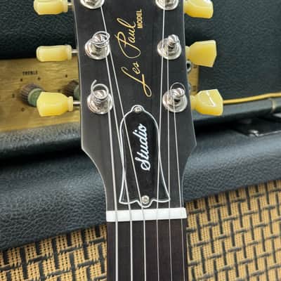 Gibson Les Paul Studio 2012 - Satin Black image 2