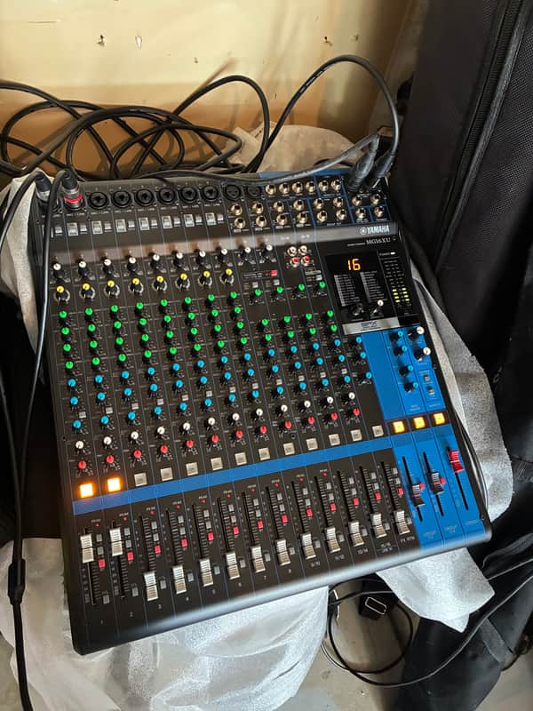 Yamaha MG16XU 16 Channel Analog Mixer
