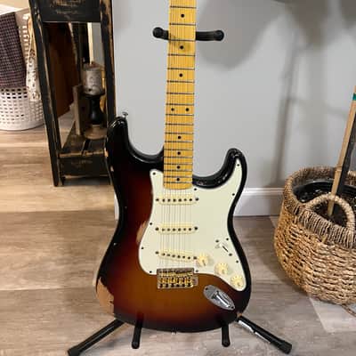 Fender Highway One Stratocaster with Maple Fretboard 2006 - 2011 - 3-Color Sunburst image 4