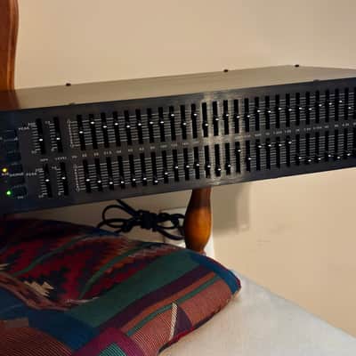 SoundTech ST-62EQ 2-Channel 1980's Equalizer image 1
