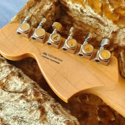 Fender Bruno Mars Signature Stratocaster 2023 - Mars Mocha image 8