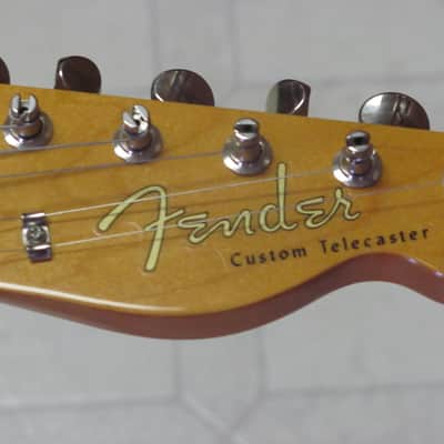 Fender Telecaster 2011 black with white binding image 2