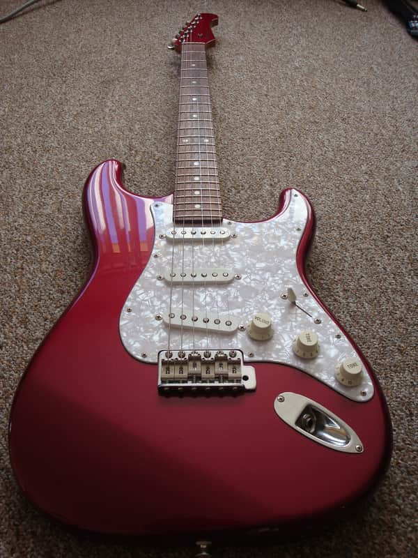 History Z1-CFS Stratocaster guitar - Red. Made in Japan by Fujigen