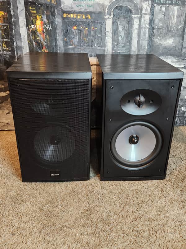 Boston Acoustics Boston Acoustics CR77 is a 2-way bookshelf speakers 90s - Black image 1