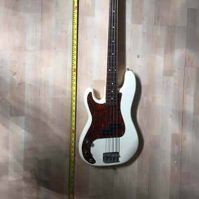 Fender P-Bass (Jr.) Left-handed (MIJ) image 2