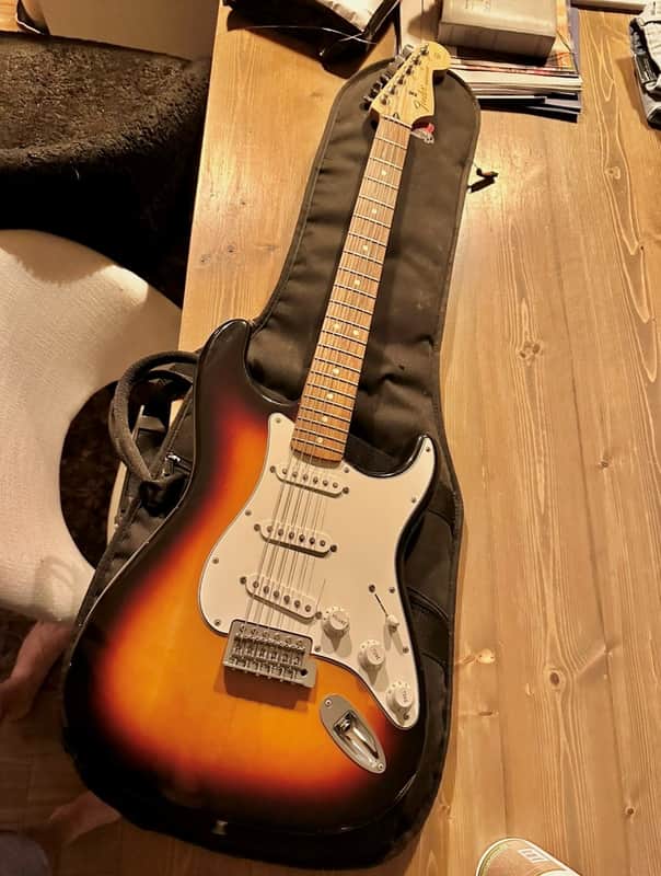 Fender Player II Stratocaster HSS 2024 - Present - 3-Color Sunburst image 1