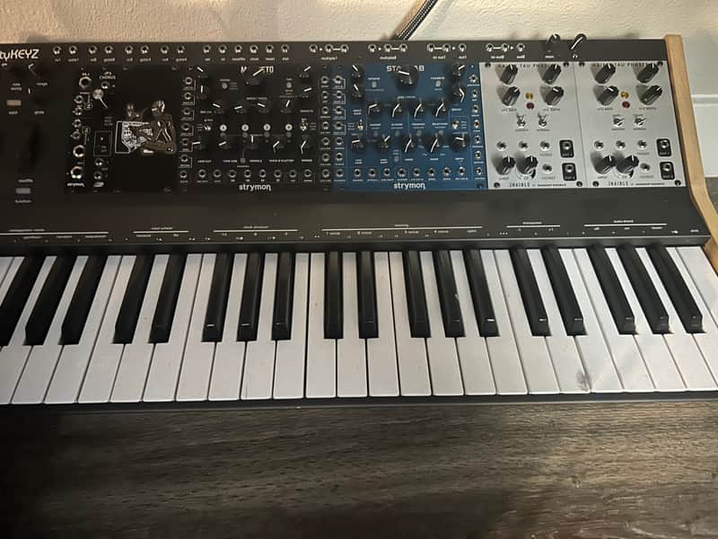 Strymon StarLab Time-Warped Reverberator 2021 - Blue image 1
