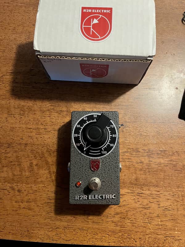 R2R Electric Pre-Amp 2022 - Present - Grey image 1