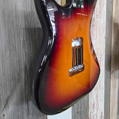 Fender American Professional Stratocaster with Rosewood Fretboard 2017 -Sunburst image 11