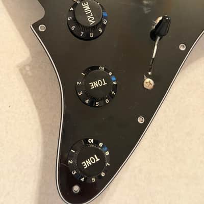 Lace Sensor Gold Loaded Strat Pickguard 2022 -Black image 2