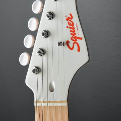 Squier Hello Kitty Stratocaster - White image 7