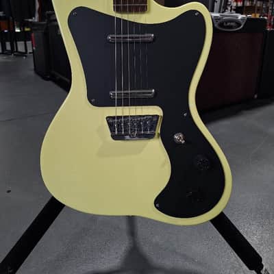 Danelectro DANO 67 Early 2020s - Yellow Gloss - Twin Lipstick Pickups - Vintage-Inspired Offset - Alder body and Maple Neck - Professional Set Up image 4