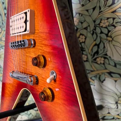 Gibson CMT Flying V "The V" Sunburst 1981 image 4
