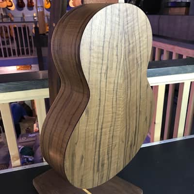 Sheeran by Lowden S-01 Walnut/Cedar Guitar image 5