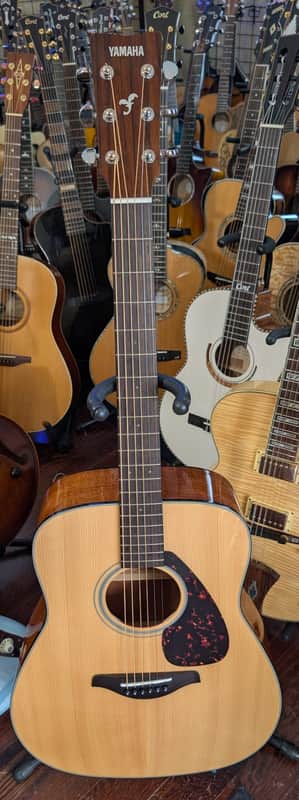 Yamaha FG800