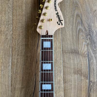 Squier 40th Anniversary Gold Edition Stratocaster 2022  - Ruby Red Metallic image 3
