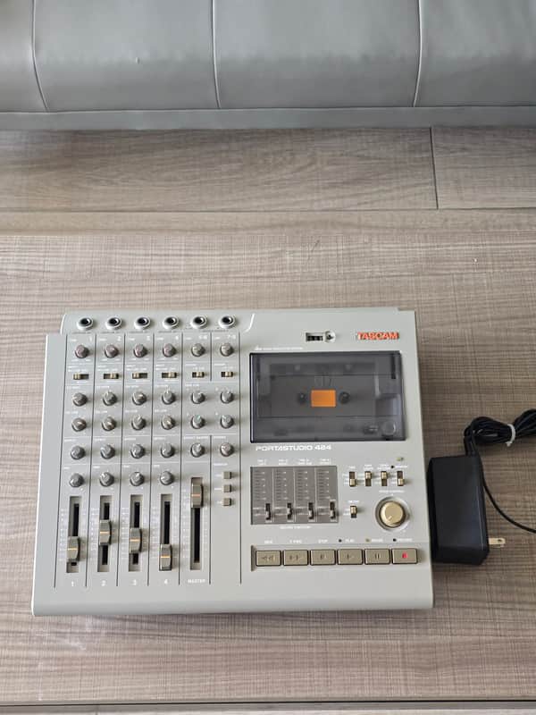 TASCAM 424 PortaStudio