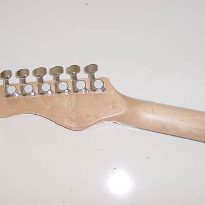 Glen Burton GE39-JG-WR Basswood Offset Body Maple Neck 6-String Electric Guitar w/Strap, Cable &Pick image 10