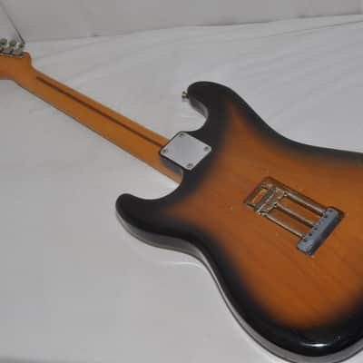 FENDER JAPAN ST57(T) Stratocaster 2-Tone Sunburst Electric Guitar Ref. No 7194 image 11