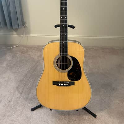 Martin D-35 2023 with K&K - Near mint image 1