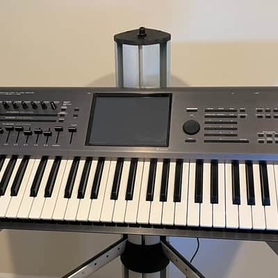 Korg Kronos 61 - Excellent image 7